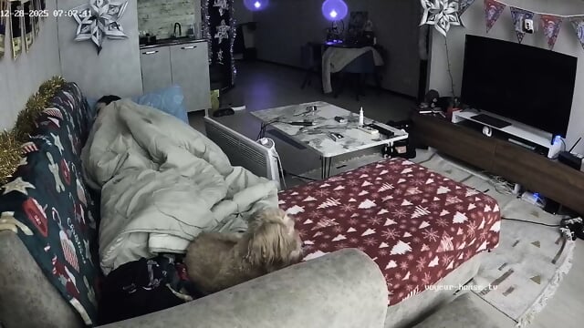 for mstrbt extreme special candid sleeping bare feet closeup scenes Living room camera at Andreza reallifecam apartment at Voyeur House TV 28.12.2025 from 06 h 31 min to 07 h 54 min