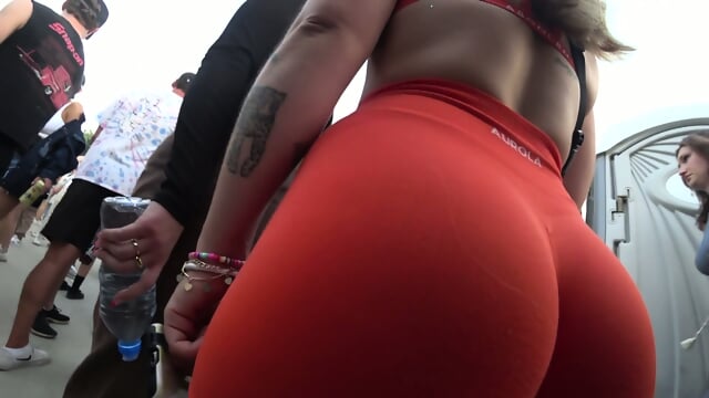 Two PAWGs Filmed With Hidd3n Cam