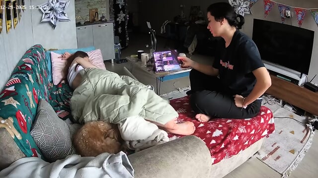 special candid sleeping bare feet closeup scenes Living room camera at Andreza reallifecam apartment at Voyeur House TV 29.12.2025 from 15 h 12 min to 20 h 48 min