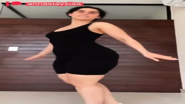 pawg;  Her Google drive folder, 1220 videos => https://rentry.co/zf2sghns