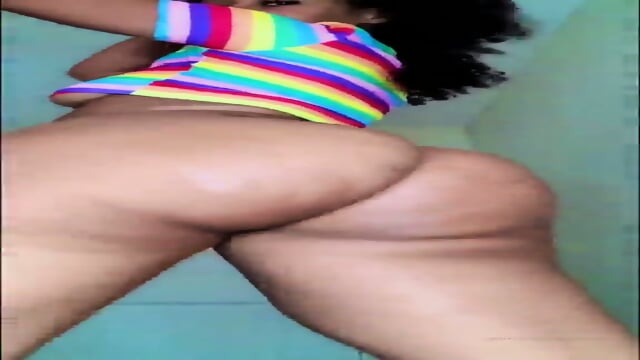 Redbone twerking dat azz