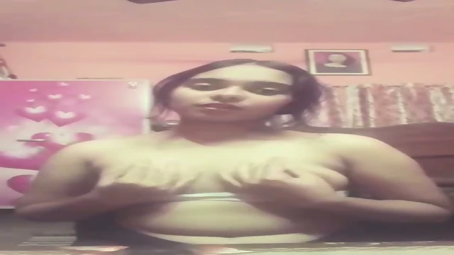 Hindu Girl Showing Her Boobs to Boyfriend