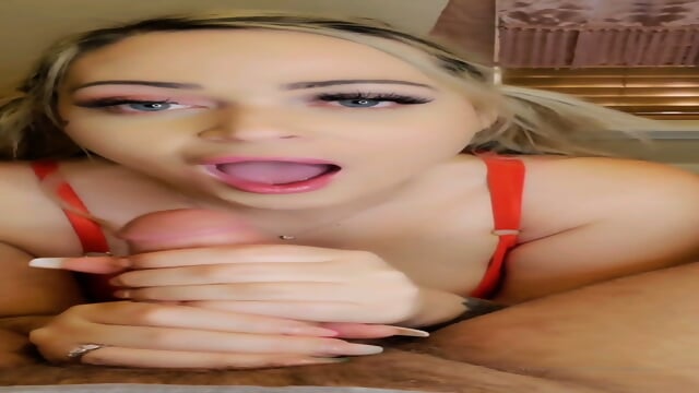 Harley Quinn drains his balls