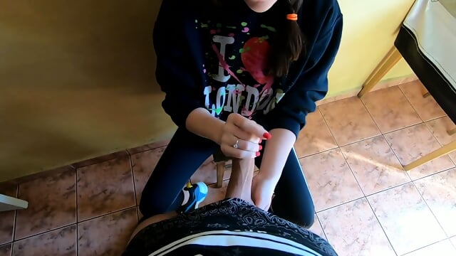 Walken in on my Stepsister Naked this was her Reactio