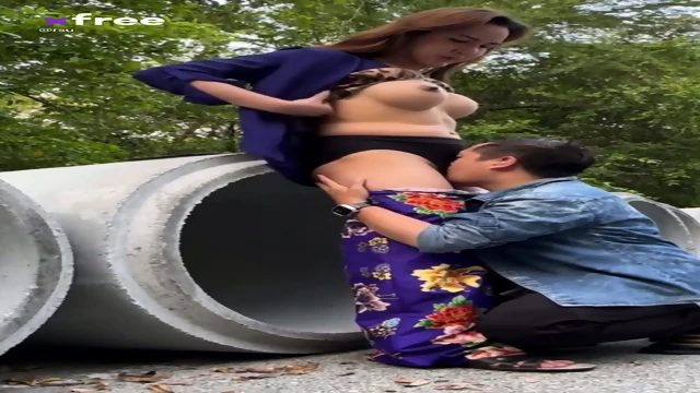 Thai get ssucked off by faggot outdoors then fucks him