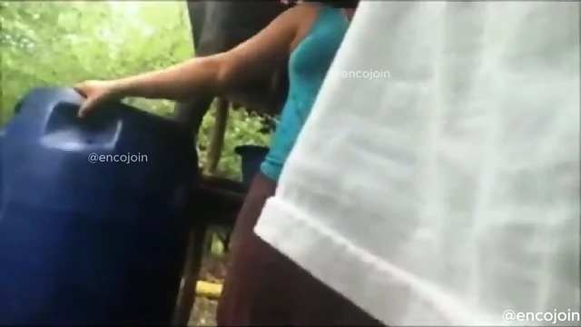 Encoxada Flash Cum Girl Public