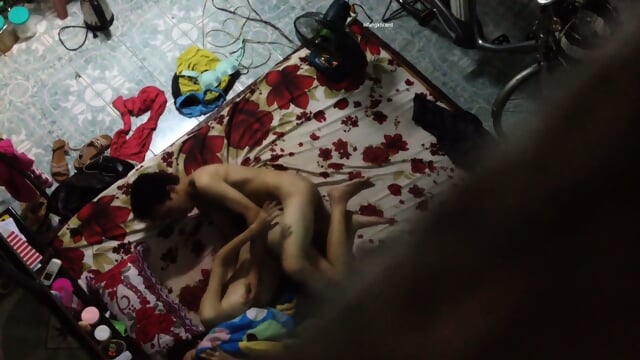 Newlywed Chinese Couple Secretly Record