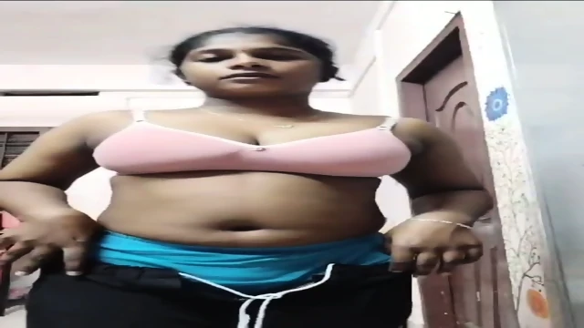 Tamil Girl Strips Nude for Boyfriend