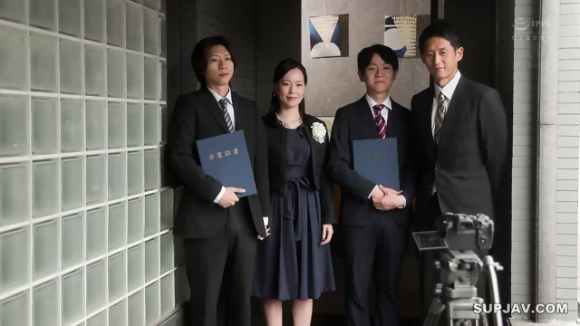 [RM] I'm Been Having An Indecent Affair With My Son's Friend For The Past Five Years... I'm  Creampie Love Affairs - Hikari Misaki