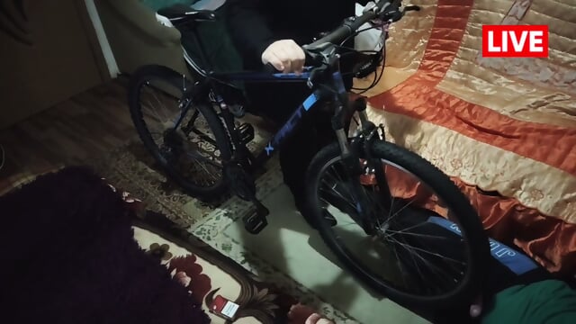 I'm a sexy girl and I mercilessly dominated this boy, then gave him an erotic bicycle massage.I loved massaging a man with a bicycle so much until his sperm was completely ejaculated.and I enjoyed ejaculating this boy's sperm so much with this bicycle, it