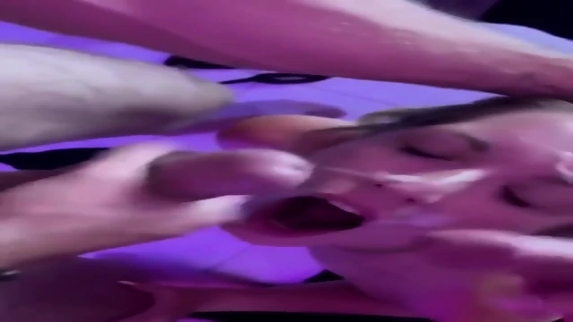 Dois Gozam Muito na Cara da Safada - ( Gozada em Slow Motion )