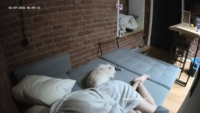 special candid perfect bare feet closeup scenes Living room camera at Tristan Smurfeta reallifecam apartment at Voyeur House TV 07.01.2026 from 05 h 52 min to 06 h 22 min