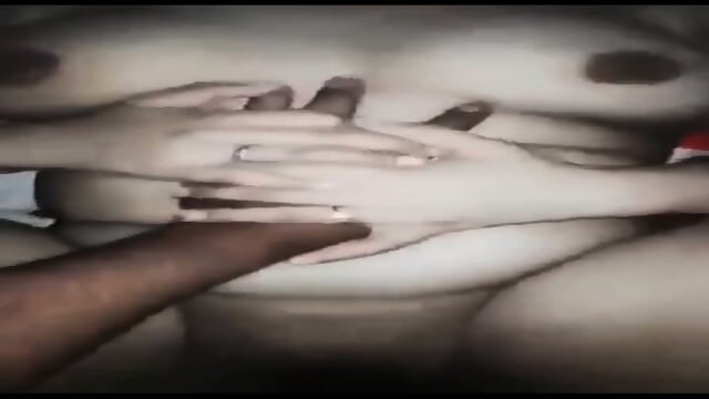 Condom Ke Saath Missionary Mein Ladki Ki Tight Chut Chodi.