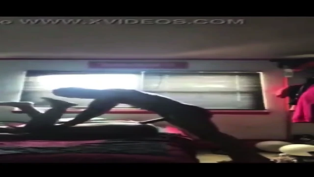 Ladki lamba lund ke dard se tadap rahi hai