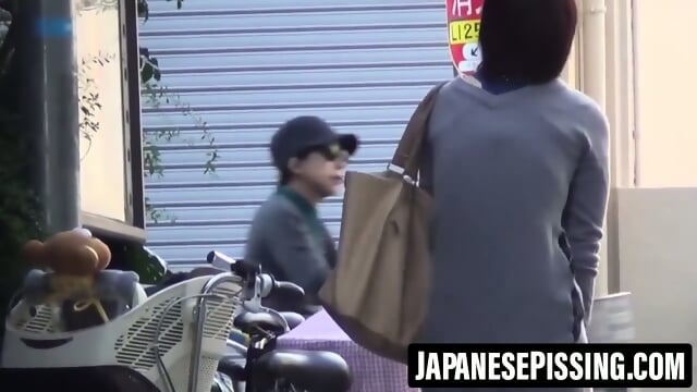 Hairy pussy Asian chicks captured up close while pissing