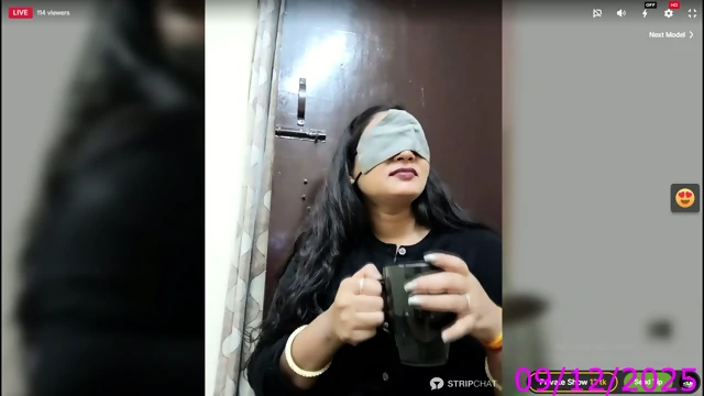 Komal-verma1 almost full face show