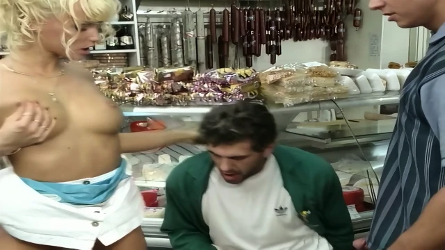 Frech, Frivol & Geil   Anita Blonde  Perfect ass