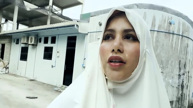 Muslim Girl Cumwalk With Hijab In Arabic Country