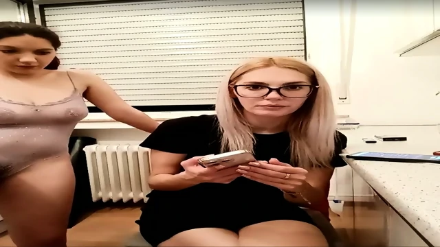 Aleioji10 Oral cu vecina si Squirt cu Alexandra