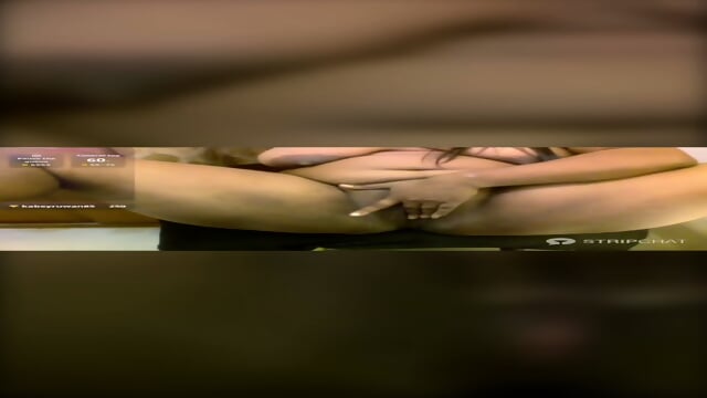 Teekhi_mirchi Bhabhi fingerings her pussy