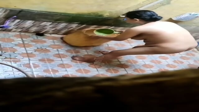 Nepali Mom Bathing Secretly Captured