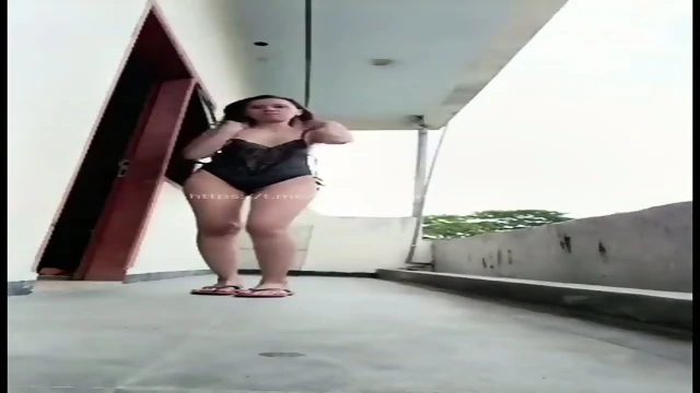 Hapsari pegawai minimarket