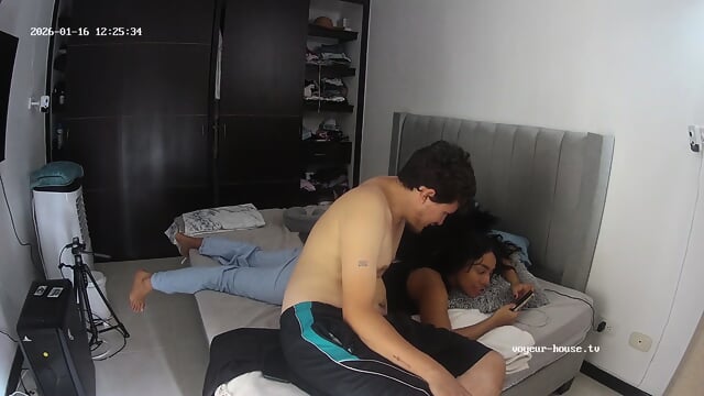e special candid perfect bare feet closeup scenes Bedroom camera at Milo & Crystal reallifecam apartment at Voyeur House TV 16.01.2026 from 12 h 15 min to 14 h 56 min