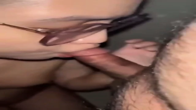 Awek Spek Comel Main Atas Lantai