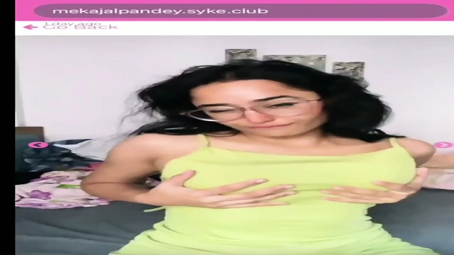 Indian Tharki Insta Influencer Kajal Pandey Paid App Sexy Teasing, Touching Her Big Ass, Big Boobs, Pissy, Showing Her Tongue 100+ Pics Videos Call