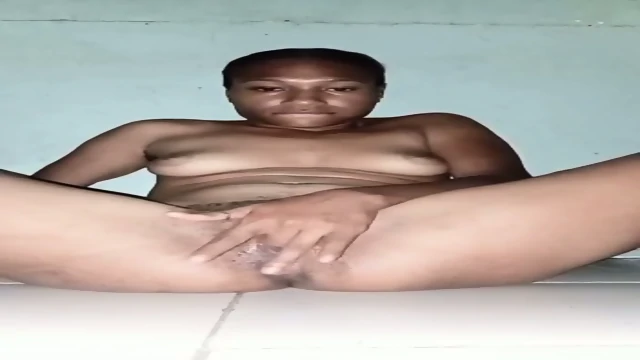 PNG slut rubbing that nasty cunt