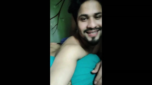 BanGLa 3SOME+ Manipuri Ladki Boobs Suck Karke Chut Chudwayi Bf Se