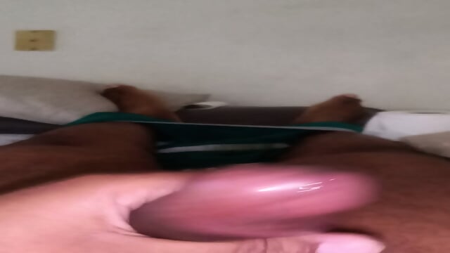 Masturbating in the morning to bust a Nut