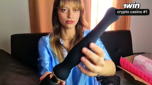 Desembalando a Magic Wand... Gozei como uma Lhama Cuspideira!