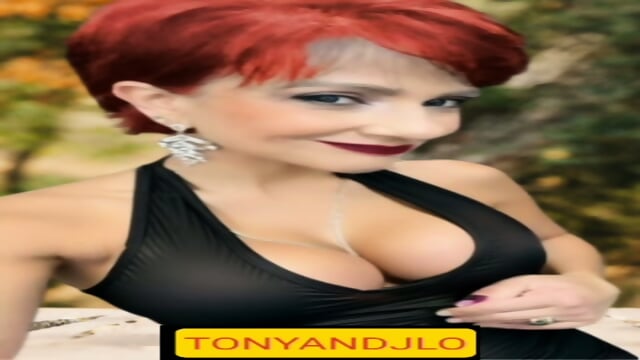 Amateur lovely sexy redhead milf