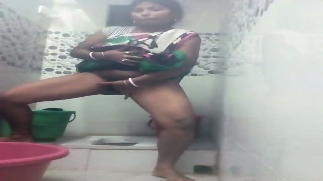 Desi Bhabhi Enjoying Perfect