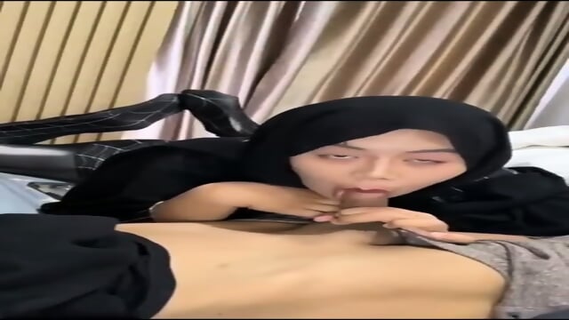 Luthfi hijab kostum Spiderman binal