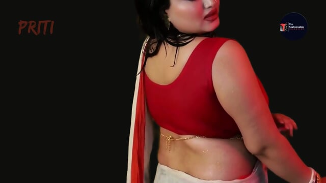 Priti | White Cotton Saree | Wet Look | Bong Saree Fashion | The Fashionable Youngsters