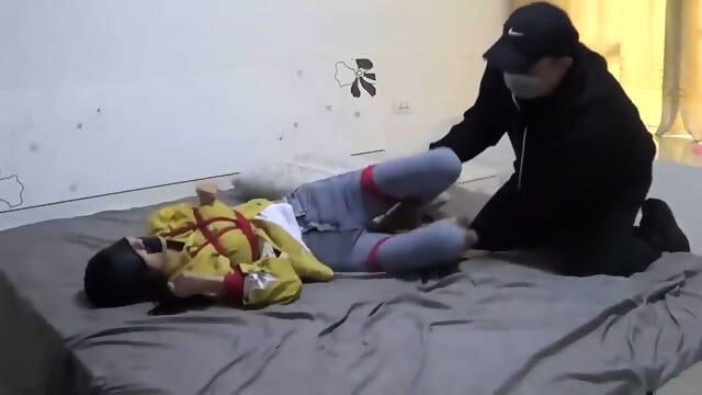 Step sister Red Bean Was Tricked  K4E