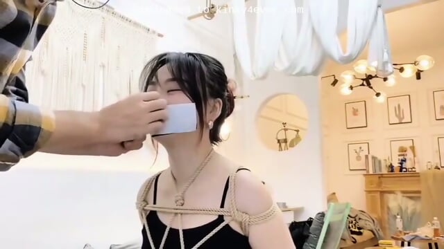 A Cute Girl Was Under Breathless - Teaser Video  K4E