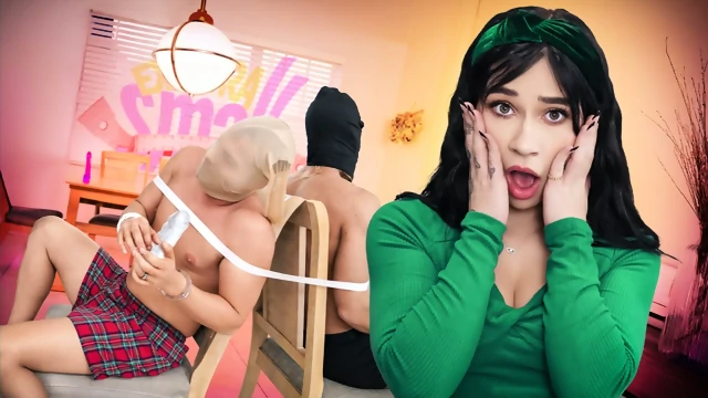 delilah dagger clumsy burglar