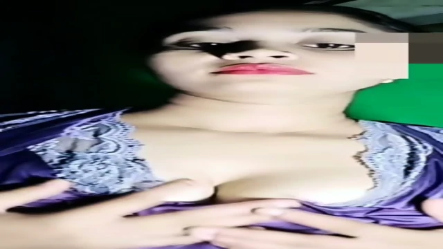 Bangladeshi hot gf dilruba showing her big boobs and shave pussy clip 1