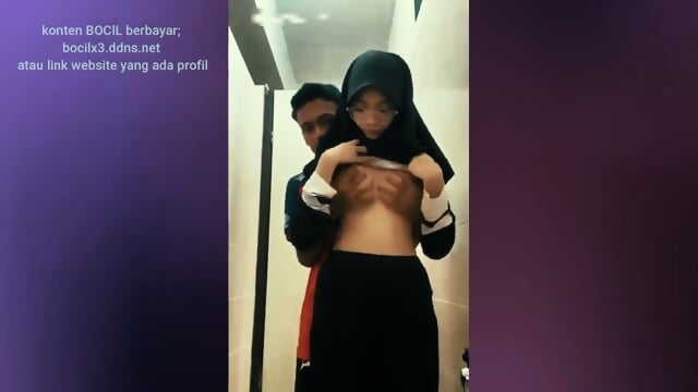 jilbab main di toilet mall -bokep indo malay -locil