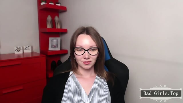 Very pretty busty brunette milf web solo