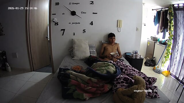 special candid perfect bare feet closeup scenes Bedroom camera at Jara & Valen reallifecam apartment at Voyeur House TV 29.01.2026 from 13 h 19 min to 15 h 22 min