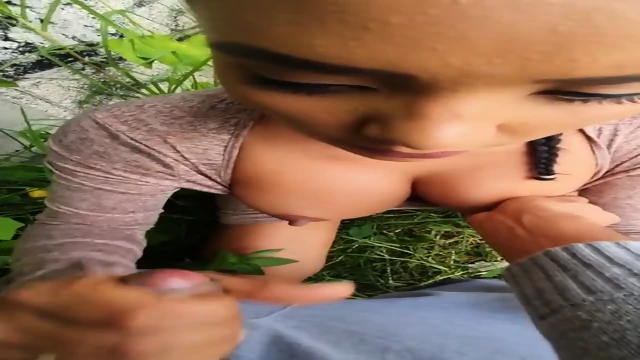 Rapidin con su novia le sube el vestido y al aire libre se los echa en la cara
