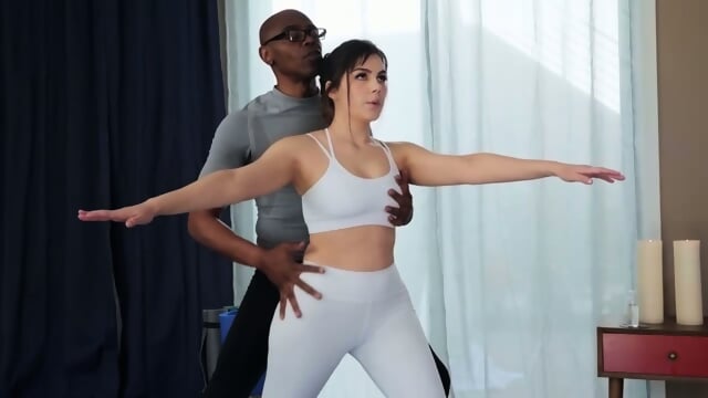 stretch that ass out