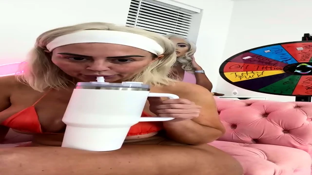 Famous Prostitute Livestream