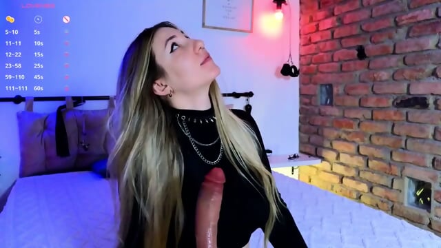 Big tits latina evit_dirty_mind in fishnet pantyhose loves sucking big cocks  2025-11-29 02:43