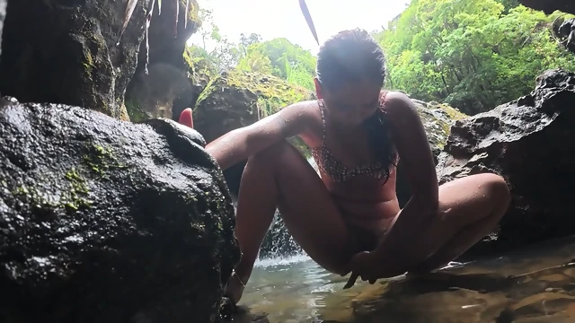 Mia Z NRI Onlyfans Girl Outdoor Forest River Public Nude Show
