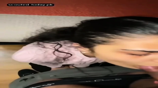 Amateur big ass fingering